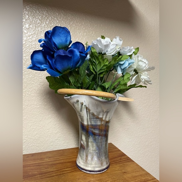 Glazed Ceramic Brown, Blue, Tan, Wooden Handle Decorative Signed Dudley Vase - Picture 7 of 14